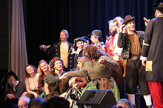 Szenenbild des Musicals "Aschenputtel fällt aus dem Rahmen"